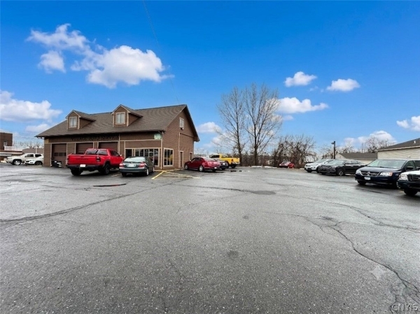 Listing Image #2 - Retail for sale at 611 W Manlius Street, East Syracuse NY 13057 Listing Image #2 - Retail for sale at 611 W Manlius Street, East Syracuse NY 13057