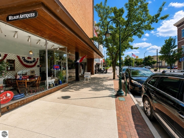 Listing Image #1 - Retail for sale at 123 S Union Street, Traverse City MI 49684 Listing Image #1 - Retail for sale at 123 S Union Street, Traverse City MI 49684