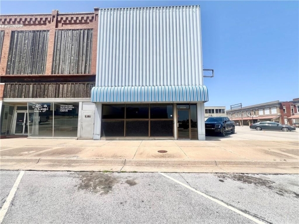 Listing Image #2 - Office for sale at 210 W 9th Street, Coffeyville KS 67337 Listing Image #2 - Office for sale at 210 W 9th Street, Coffeyville KS 67337