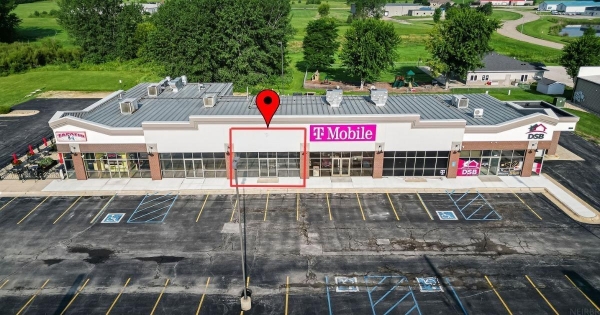 Listing Image #2 - Retail for sale at 1810 SW 4th Street 102, Waverly IA 50677 Listing Image #2 - Retail for sale at 1810 SW 4th Street 102, Waverly IA 50677
