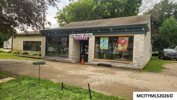 Listing Image #1 - Retail for sale at 707 1st St. SW, Mason City IA 50401