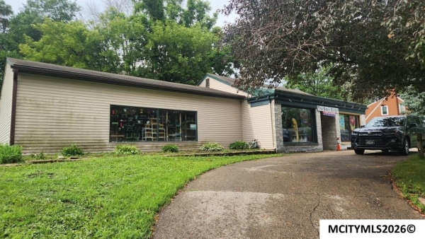 Listing Image #3 - Retail for sale at 707 1st St. SW, Mason City IA 50401