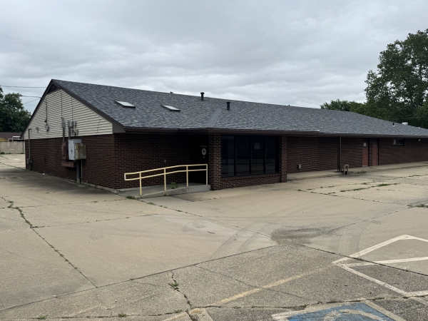 Listing Image #2 - Office for sale at 1501 N Water St, Decatur IL 62526