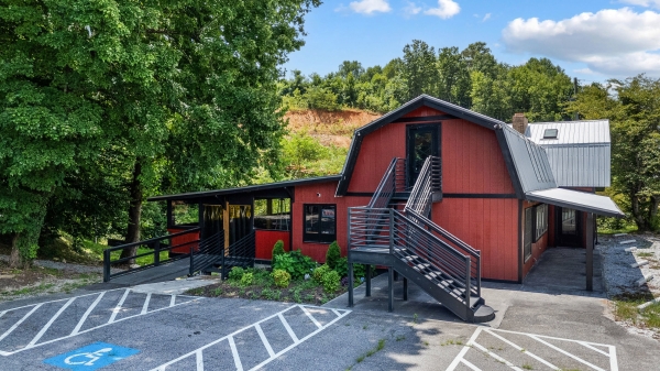 Listing Image #2 - Retail for sale at 851 Highway 441 S, Clayton GA 30525 Listing Image #2 - Retail for sale at 851 Highway 441 S, Clayton GA 30525