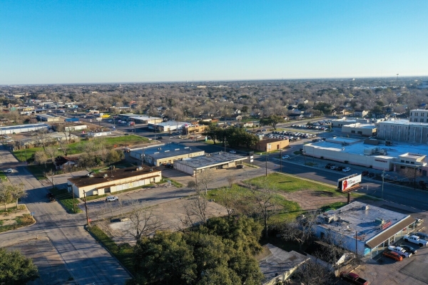 Listing Image #2 - Industrial for sale at 1409 N Navarro, Victoria TX 77901 Listing Image #2 - Industrial for sale at 1409 N Navarro, Victoria TX 77901