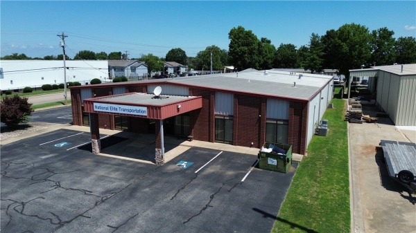 Listing Image #2 - Office for sale at 3906 Kelley Avenue, Springdale AR 72762