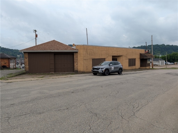 Listing Image #2 - Others for sale at 712 Magee Avenue And 8th Street, Jeannette PA 15644