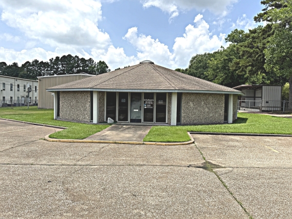 Listing Image #1 - Industrial for sale at 1208 S Chestnut St, Lufkin TX 75901 Listing Image #1 - Industrial for sale at 1208 S Chestnut St, Lufkin TX 75901
