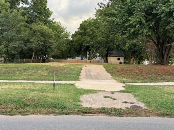 Listing Image #1 - Land for sale at 904 S 1st Street, Chickasha OK 73018 Listing Image #1 - Land for sale at 904 S 1st Street, Chickasha OK 73018