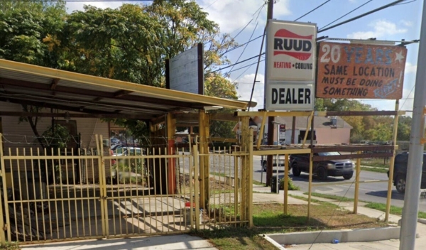 Listing Image #1 - Industrial for sale at 3135 W Commerce St, San Antonio TX 78207