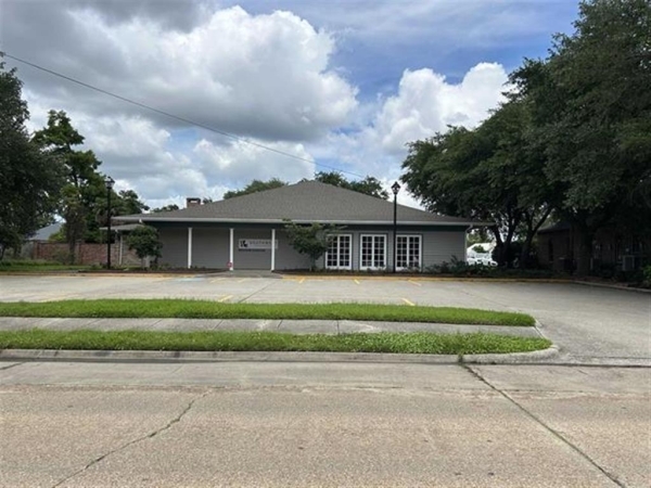 Listing Image #1 - Office for sale at 640 Dr. Michael Debakey Drive, Lake Charles LA 70601 Listing Image #1 - Office for sale at 640 Dr. Michael Debakey Drive, Lake Charles LA 70601
