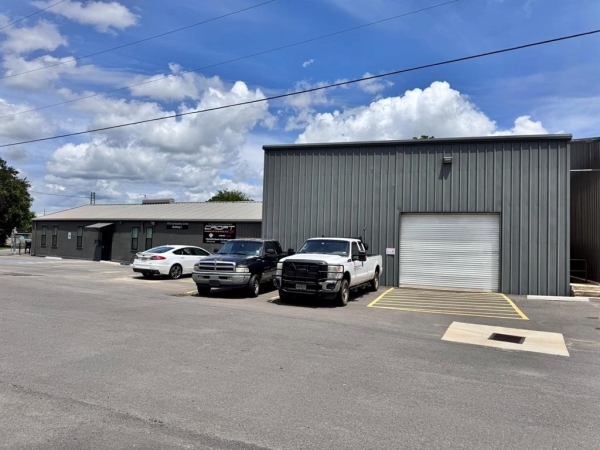 Listing Image #1 - Office for sale at 1010 Contractor Circle C, Bossier City LA 71111 Listing Image #1 - Office for sale at 1010 Contractor Circle C, Bossier City LA 71111