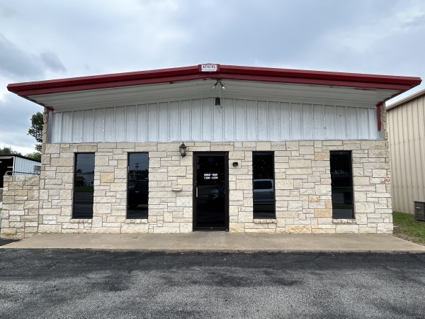 Listing Image #1 - Office for sale at 5424 W Oak St, Palestine TX 75801 Listing Image #1 - Office for sale at 5424 W Oak St, Palestine TX 75801