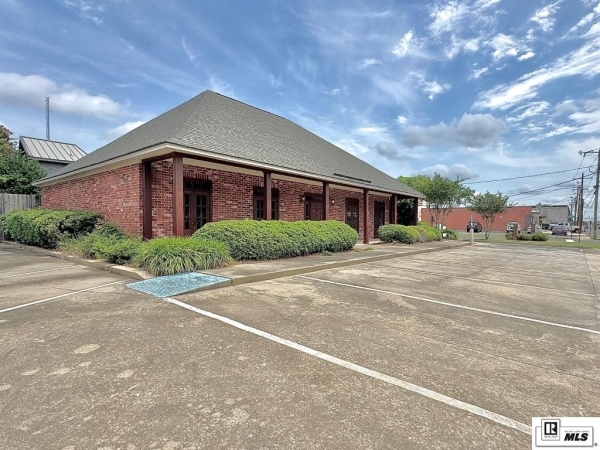 Listing Image #2 - Office for sale at 500 WOOD STREET, West Monroe LA 71291 Listing Image #2 - Office for sale at 500 WOOD STREET, West Monroe LA 71291