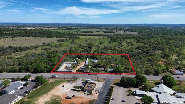 Listing Image #2 - Others for sale at 1815 N Llano St, Fredericksburg TX 78624
