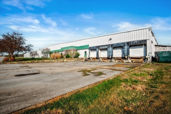 Listing Image #3 - Industrial for sale at 415 Barbourville Road, London KY 40744