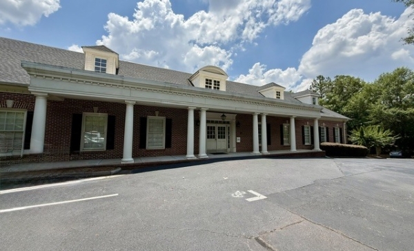 Listing Image #2 - Office for sale at 225 Country Club Dr, Stockbridge GA 30281