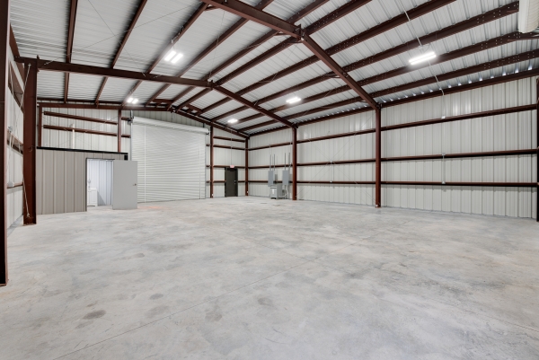 Listing Image #2 - Industrial for sale at 120 Crouch Street, Alvin TX 77511