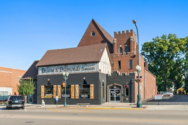 Listing Image #1 - Retail for sale at 425 W State Street, Sycamore IL 60178 Listing Image #1 - Retail for sale at 425 W State Street, Sycamore IL 60178