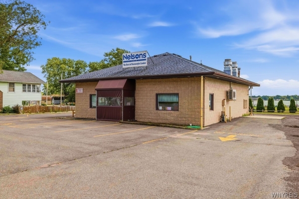 Listing Image #3 - Others for sale at 2298 River Road, Wheatfield NY 14304