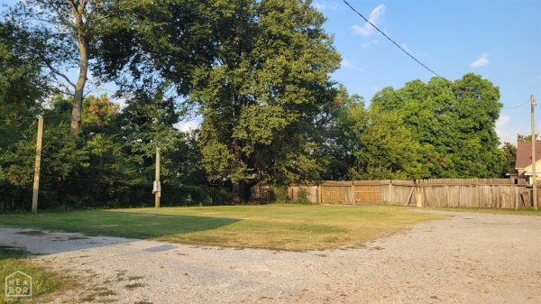 Listing Image #3 - Multi-family for sale at 233 Allis Street, Jonesboro AR 72401