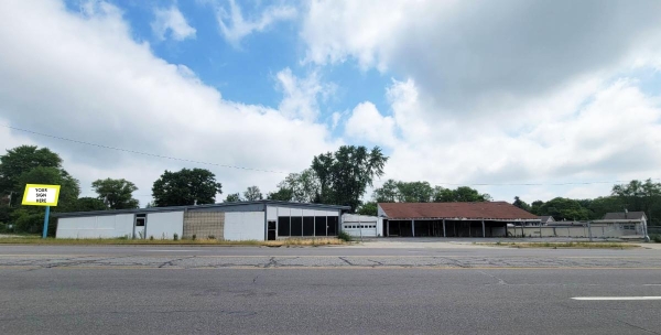 Listing Image #1 - Multi-Use for sale at 860,870,900 Cesar E. Chavez Avenue, Pontiac MI 48340