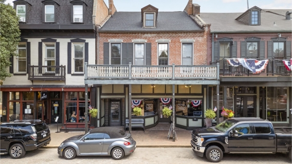 Listing Image #1 - Multi-Use for sale at 138 N Main Street, Saint Charles MO 63301 Listing Image #1 - Multi-Use for sale at 138 N Main Street, Saint Charles MO 63301