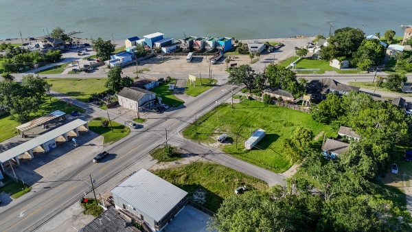 Listing Image #1 - Retail for sale at 119 GRAND AVE, Bacliff TX 77518 Listing Image #1 - Retail for sale at 119 GRAND AVE, Bacliff TX 77518