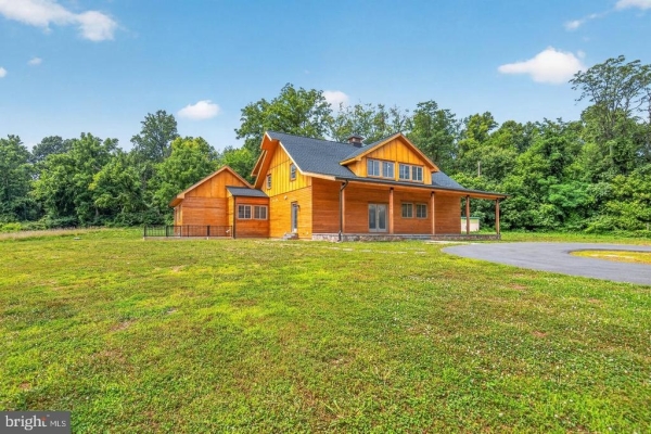 Listing Image #1 - Others for sale at 38217 Mountain Air Lane, Lovettsville VA 20180