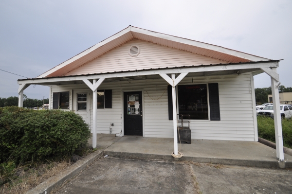 Listing Image #2 - Retail for sale at 711 Memorial Blvd, Picayune MS 39466 Listing Image #2 - Retail for sale at 711 Memorial Blvd, Picayune MS 39466