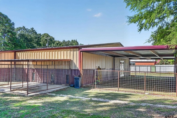 Listing Image #2 - Industrial for sale at 819 N Main St., Gladewater TX 75647 Listing Image #2 - Industrial for sale at 819 N Main St., Gladewater TX 75647