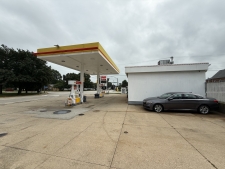 Listing Image #2 - Retail for sale at 425 S Oakwood Avenue, Geneseo IL 61254