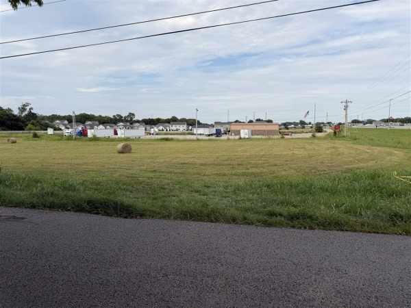Listing Image #3 - Land for sale at 0 Old Tram Road, Bowling Green KY 42101 Listing Image #3 - Land for sale at 0 Old Tram Road, Bowling Green KY 42101
