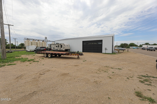 Listing Image #3 - Others for sale at 25 Main Street, Hazen ND 58545