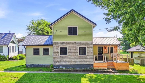 Listing Image #1 - Others for sale at 610 S Dubuque St, Solon IA 52333