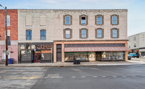 Listing Image #2 - Retail for sale at 101/104 S Market Street, Madison NC 27025