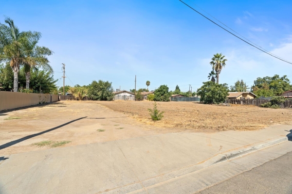 Listing Image #2 - Land for sale at 424 Wallace, Madera CA 93638 Listing Image #2 - Land for sale at 424 Wallace, Madera CA 93638