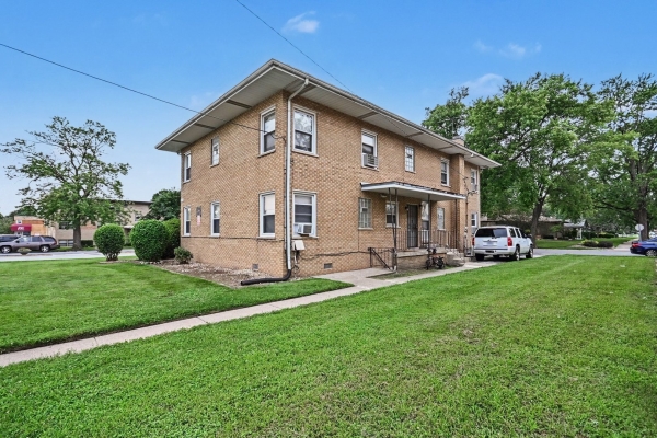 Listing Image #1 - Multi-family for sale at 18408 Torrence Avenue, Lansing IL 60438 Listing Image #1 - Multi-family for sale at 18408 Torrence Avenue, Lansing IL 60438