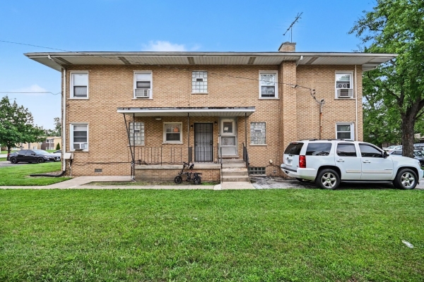 Listing Image #2 - Multi-family for sale at 18408 Torrence Avenue, Lansing IL 60438 Listing Image #2 - Multi-family for sale at 18408 Torrence Avenue, Lansing IL 60438
