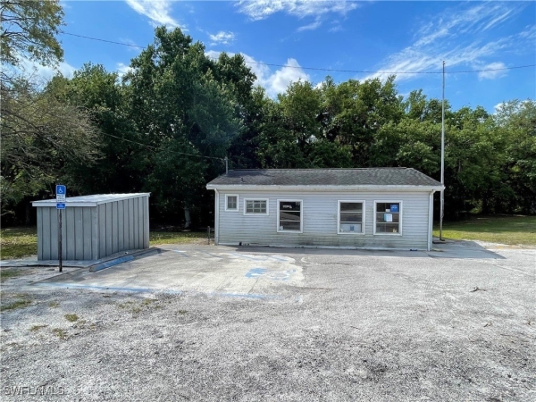 Listing Image #1 - Office for sale at 1134 Broadway Street, Palmdale FL 33944