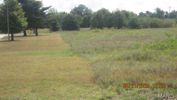 Listing Image #1 - Land for sale at 224 S Interstate Drive, Sikeston MO 63801