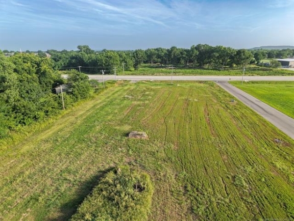 Listing Image #2 - Land for sale at 1 Phillips Street, Skiatook OK 74070