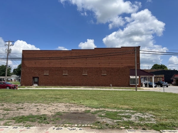 Listing Image #3 - Others for sale at 300 E Broadway Blvd, Johnston City IL 62951