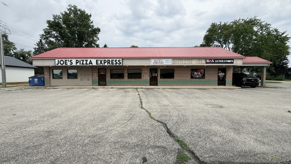 Listing Image #1 - Retail for sale at 630/632 E DAVIS DR, TERRE HAUTE IN 47802 Listing Image #1 - Retail for sale at 630/632 E DAVIS DR, TERRE HAUTE IN 47802