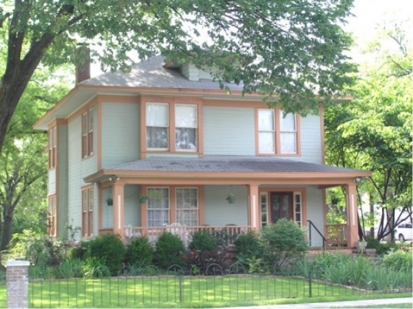 Listing Image #1 - Bed Breakfast for sale at 815, 829 N. Locust Street, Denton TX 76201