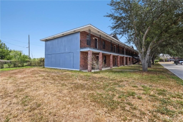Listing Image #2 - Multi-family for sale at 1210 N Main Street, La Feria TX 78559