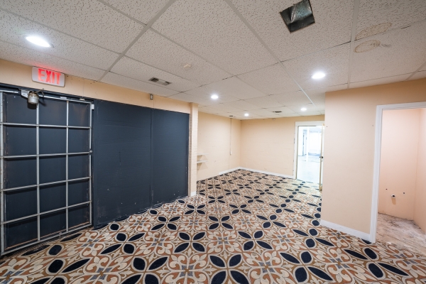 Listing Image #2 - Retail for sale at 2809 Avenue Q, Lubbock TX 79411
