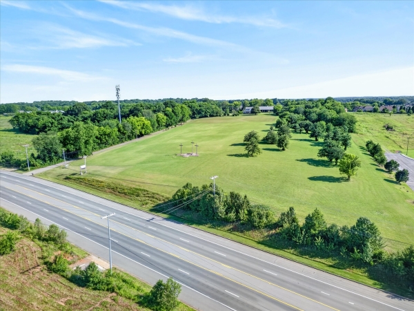 Listing Image #1 - Others for sale at 1231 Tiny Town Rd, Clarksville TN 37042 Listing Image #1 - Others for sale at 1231 Tiny Town Rd, Clarksville TN 37042