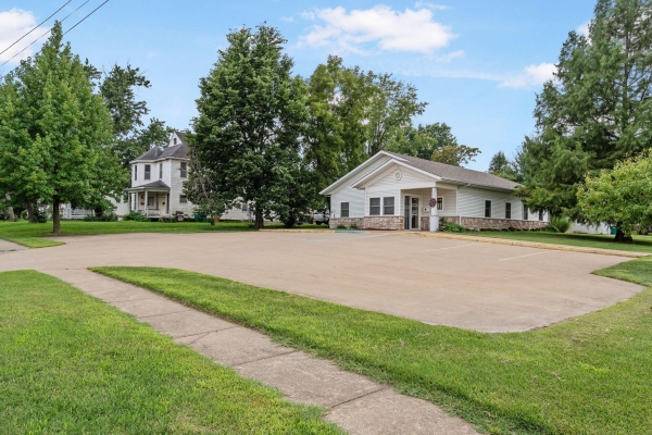Listing Image #3 - Others for sale at 905 JACKSON ST, MACON MO 63552 Listing Image #3 - Others for sale at 905 JACKSON ST, MACON MO 63552