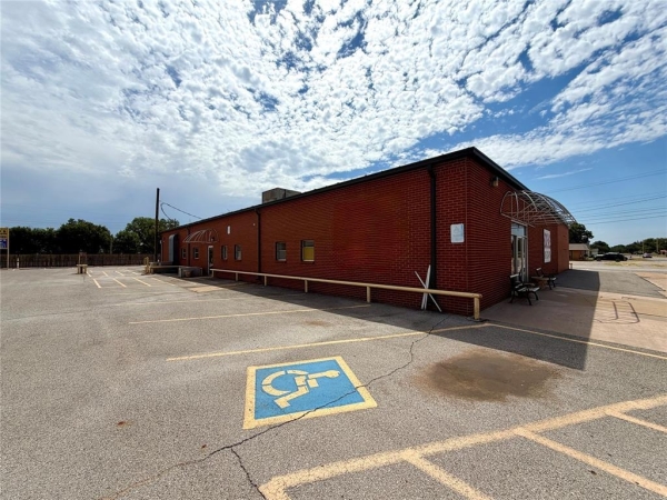 Listing Image #2 - Office for sale at 301 S 2nd Street, Chickasha OK 73018 Listing Image #2 - Office for sale at 301 S 2nd Street, Chickasha OK 73018